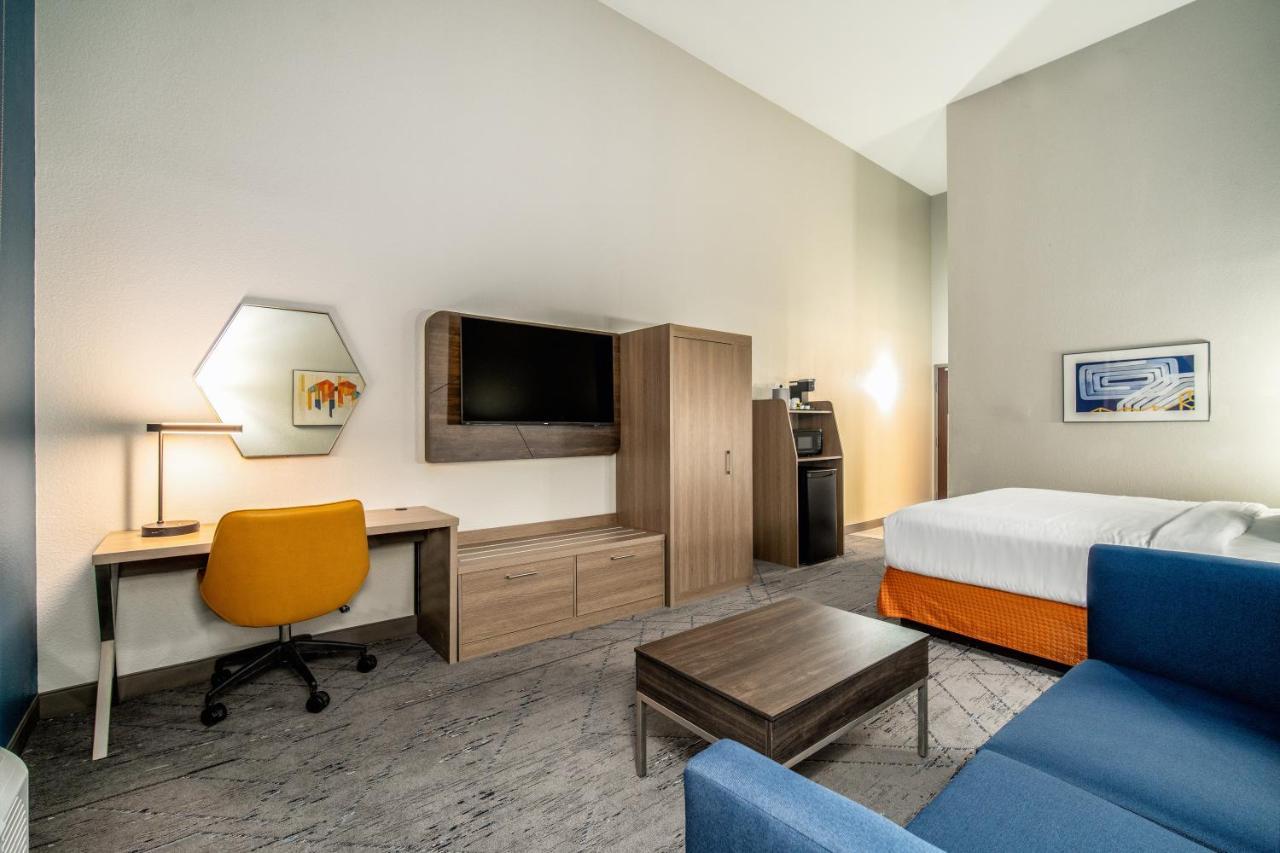 Holiday Inn Express & Suites Phoenix - Mesa West By Ihg 외부 사진